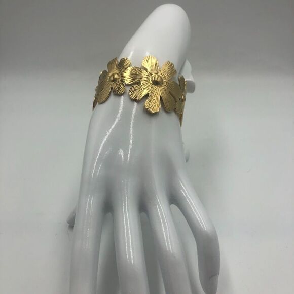 18K Gold Plated Women’s Wide Sunflower Floral Cuff Bracelet Bold Statement - Picture 5 of 11